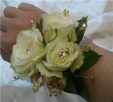 rose wristcorsge